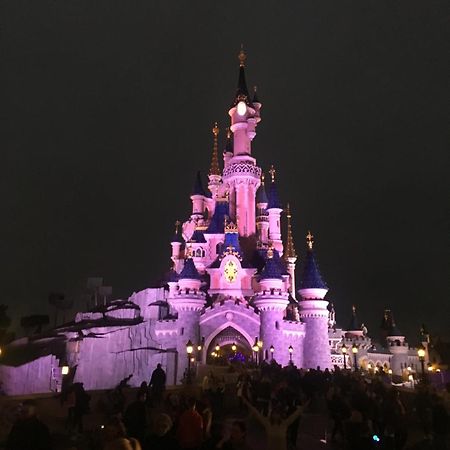 F&B'S Home Disneyland Paris Serris Bagian luar foto
